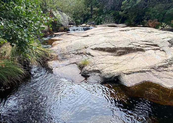 Casa Do Penedo - Um Segredo Na Serra Da Estrela