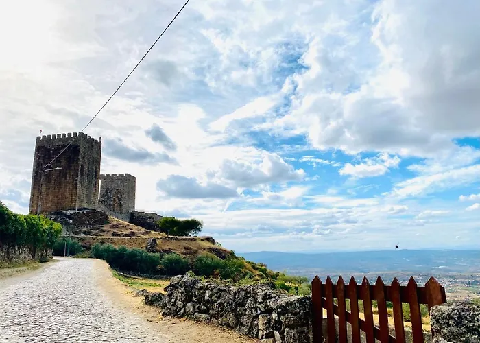 Casa Do Penedo - Um Segredo Na Serra Da Estrela